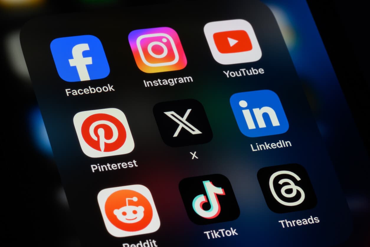 Power Up Your Business Presence: Choosing the Right Social Media Platforms